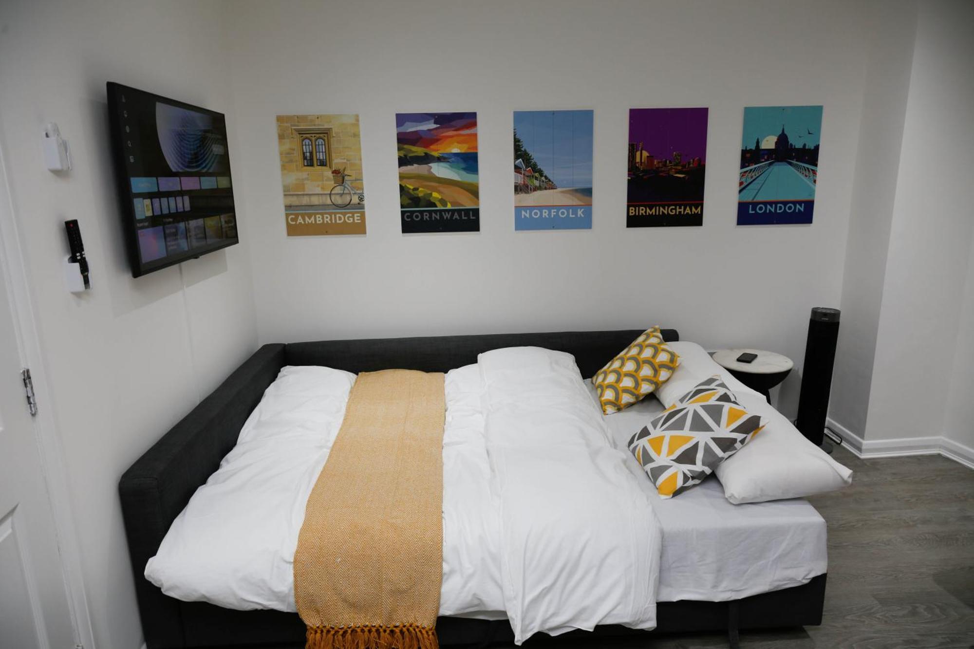 New Luxury Apartments In Central London Next To Shops, Cafes, Bars & Metro Exterior photo